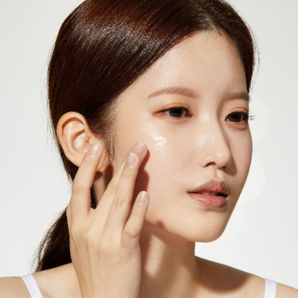 MEDICUBE Deep Lifting Peptide Eye Cream 30ml | COSME HUT