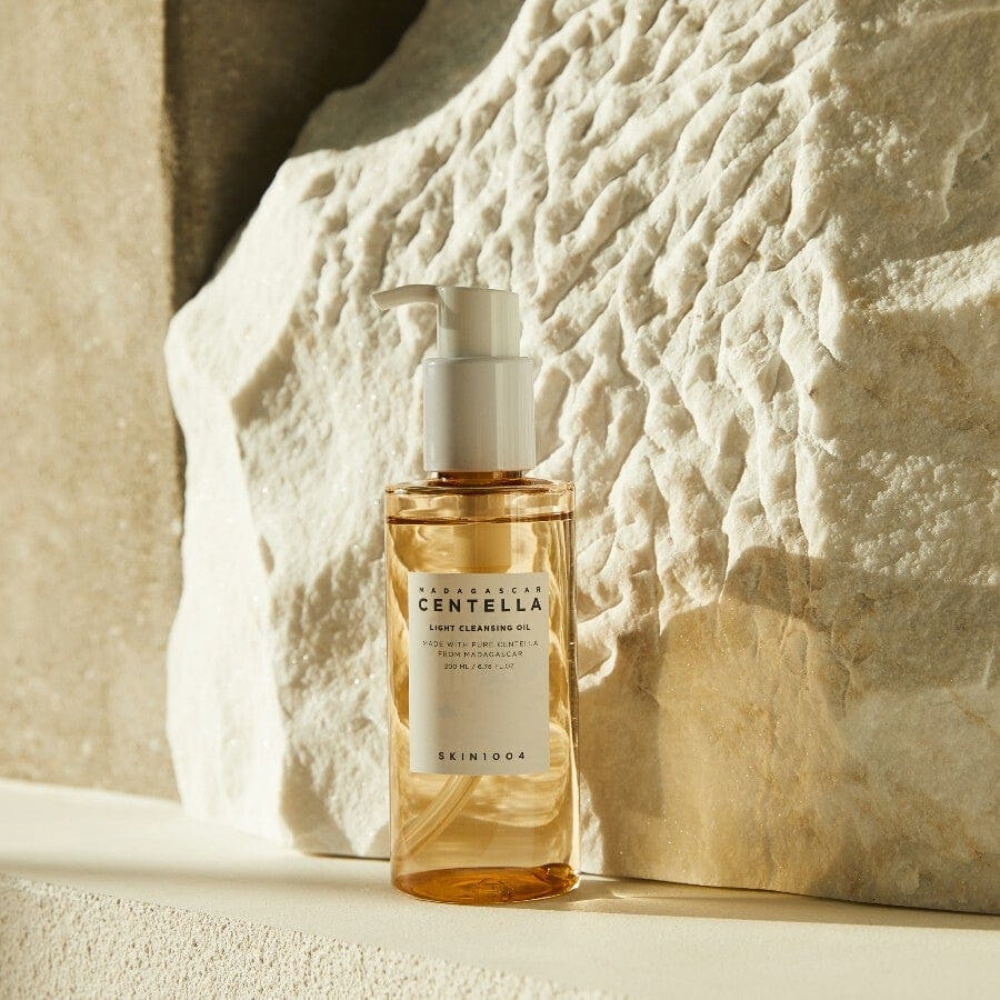 SKIN1004 Madagascar Centella Light Cleansing Oil | COSME HUT